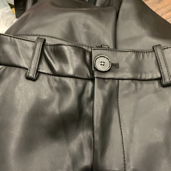 Babaton Contour V-neck Longsleeve Bodysuit - Picture 4 of 5